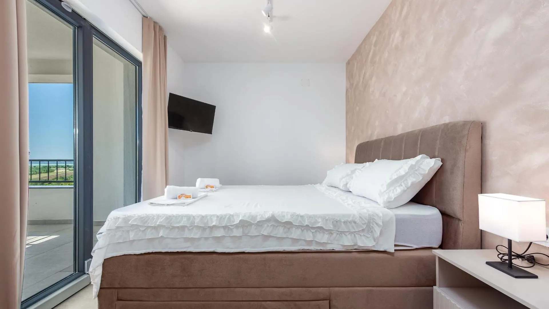 Villa Di Lago Zadarvillas Vrana  Croatia